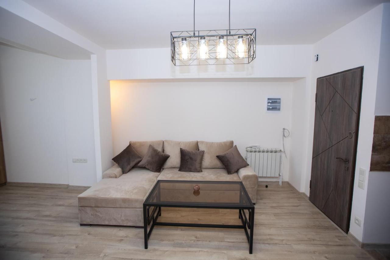 Yereone Hotel Apartment Erivan Exterior foto
