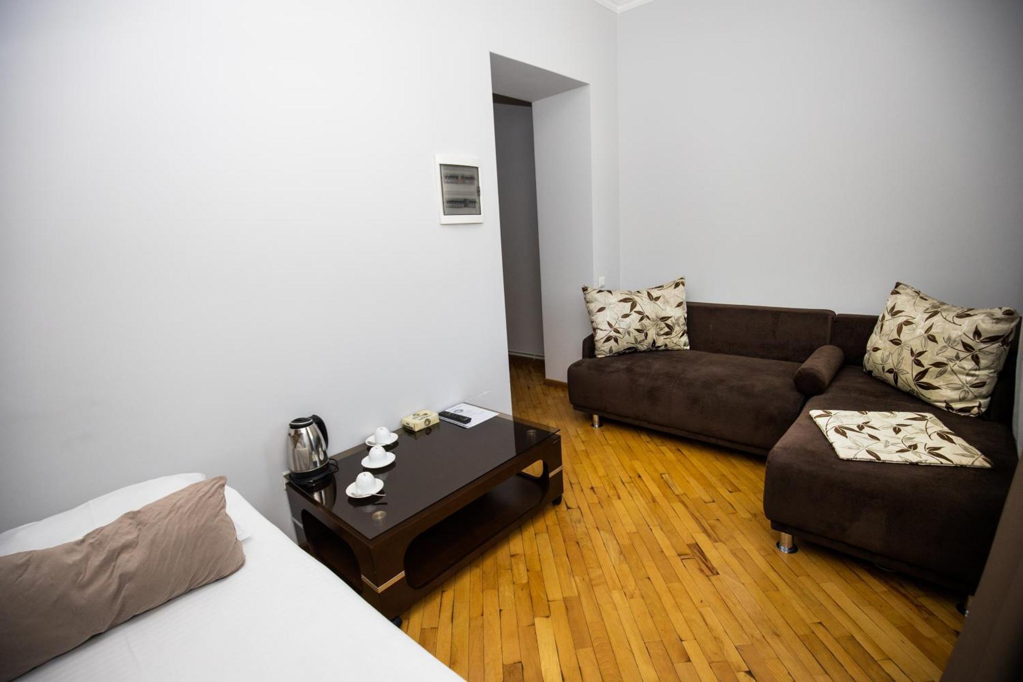 Yereone Hotel Apartment Erivan Exterior foto