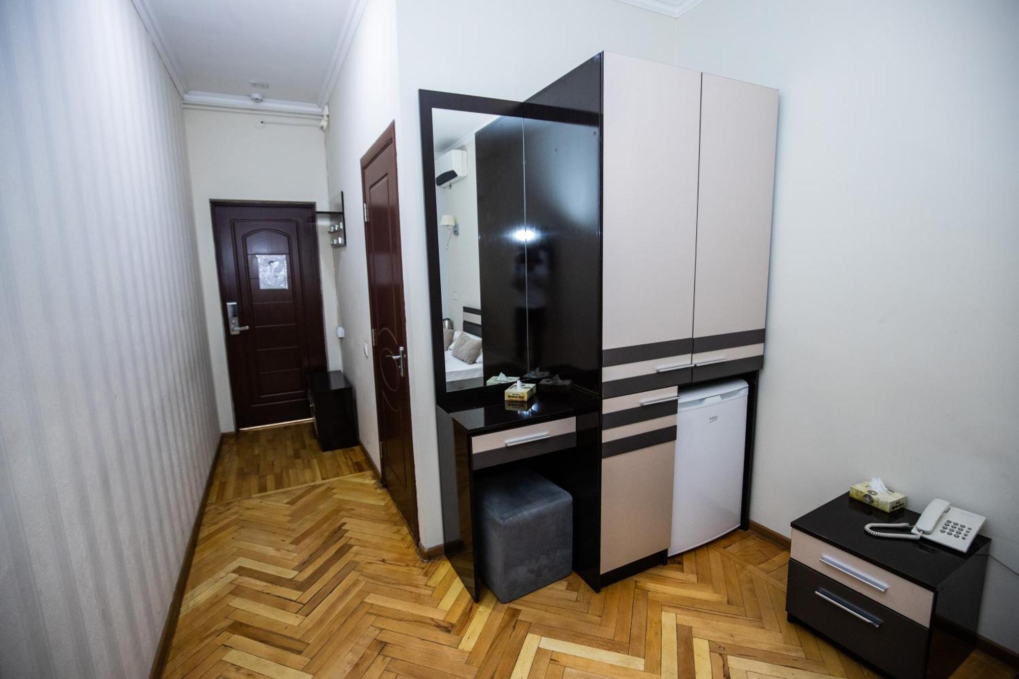 Yereone Hotel Apartment Erivan Exterior foto