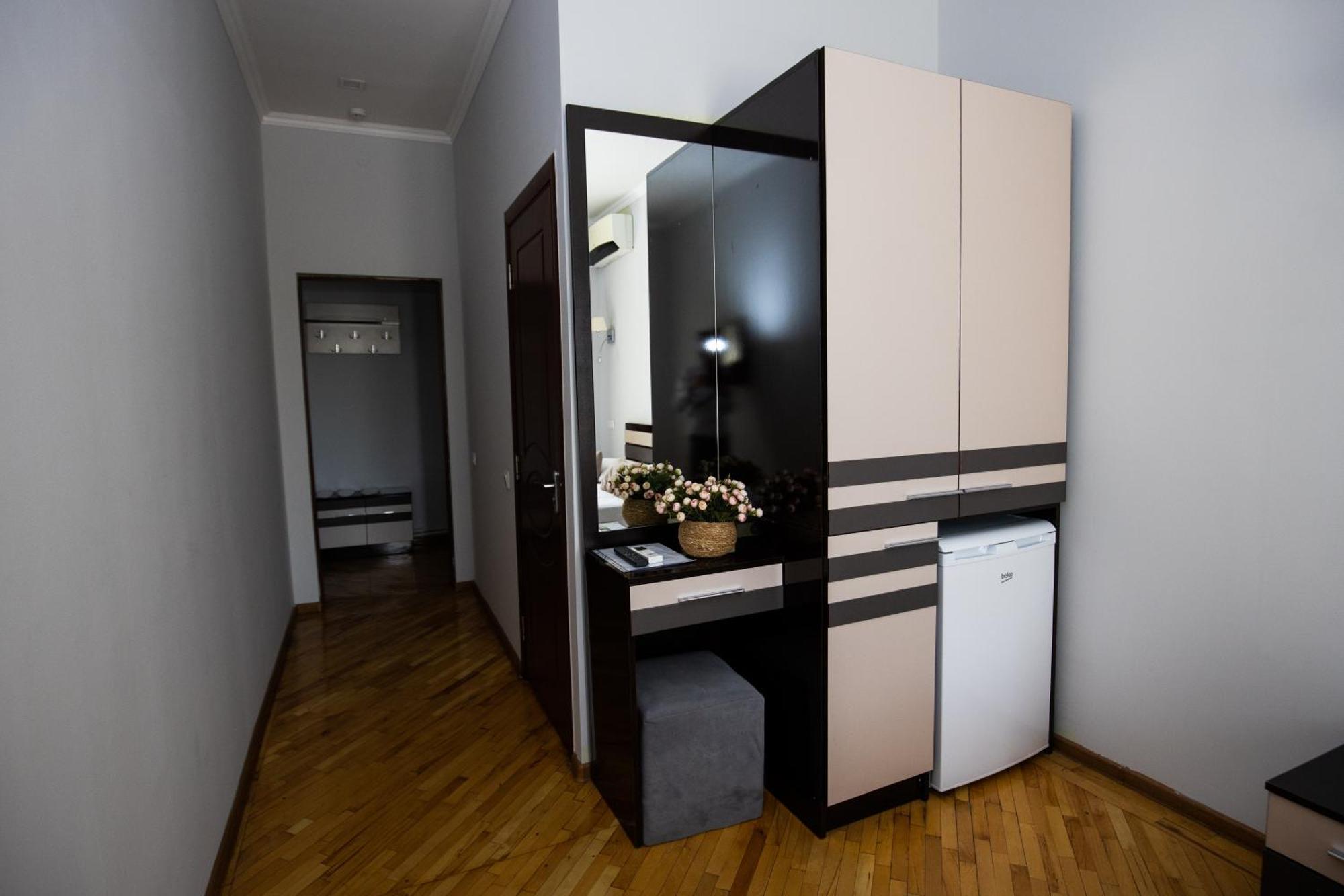 Yereone Hotel Apartment Erivan Exterior foto