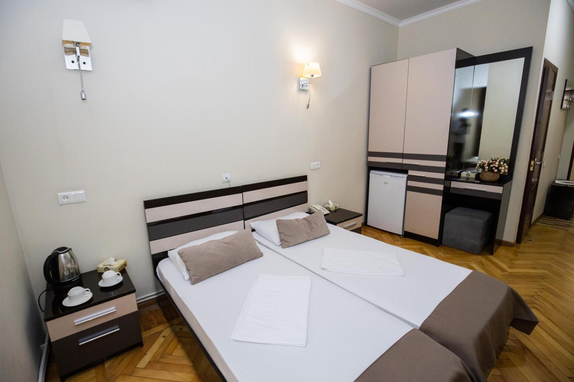 Yereone Hotel Apartment Erivan Exterior foto