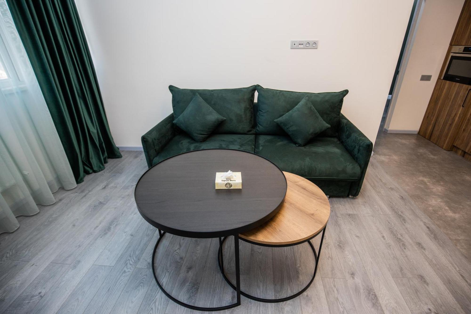 Yereone Hotel Apartment Erivan Exterior foto